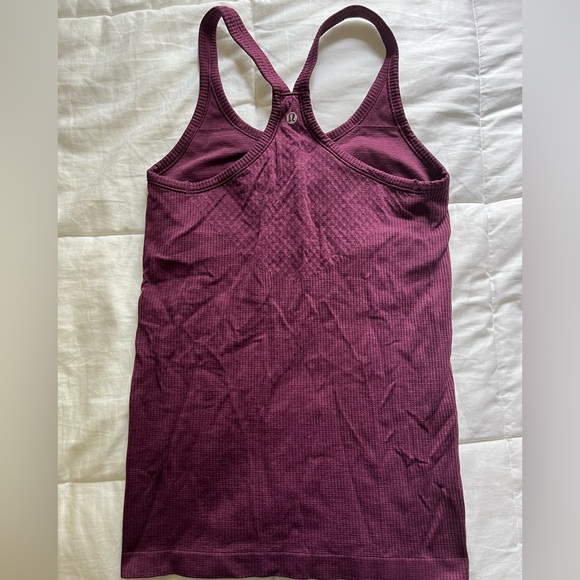 Lululemon Racerback tank top with built in bra. Women’s XS-S - Picture 4 of 4